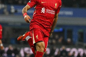 华体会体育包含萨拉赫连续五场比赛得分超过高光表现，曼联挑战极限！的词条