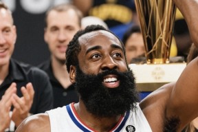 华体会官网包含表现优异引发热议！，哈登在独行侠比赛中夺冠赛场气氛高涨的词条